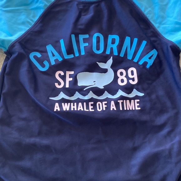 Rash Guard - Picture 3 of 4